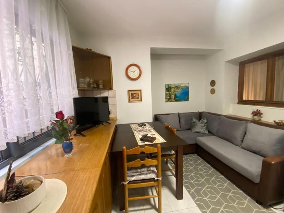 Dani Two Bedroom Home In Center Of Tirana Exteriör bild
